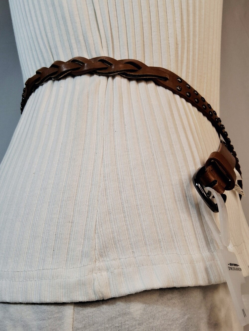 💎Aeropostale Womens Tan Narrow Braided Studded Belt Size Medium Y2K - Picture 5 of 12